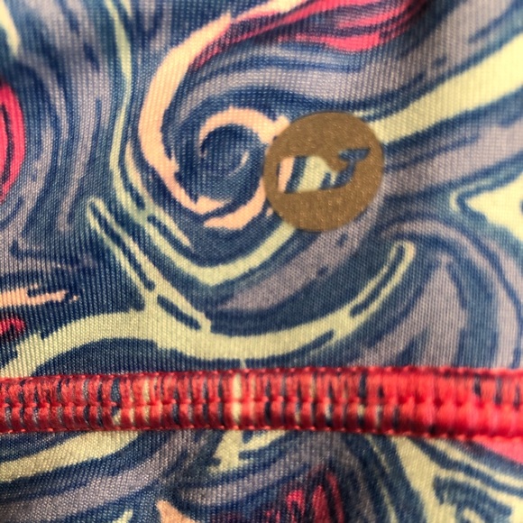 Vineyard Vines Seahorse Performance Leggings. - Picture 6 of 7